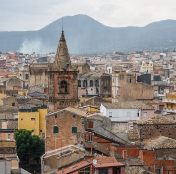 シチリア島　アドラーノの旧市街の眺め　イタリアの風景